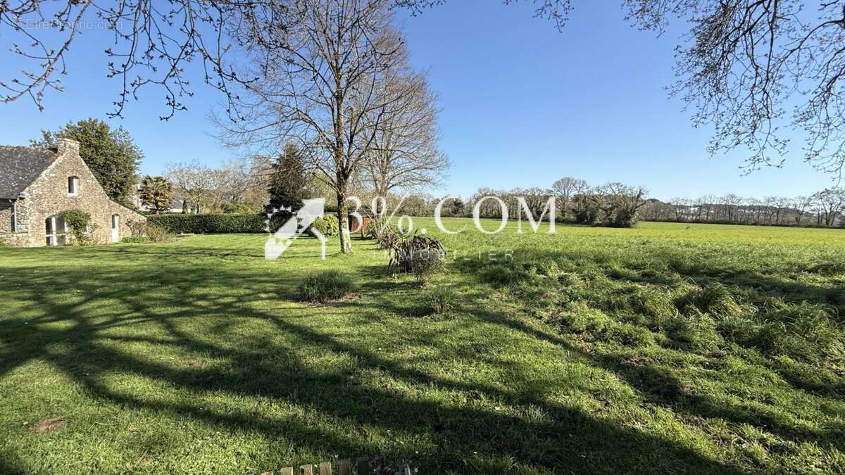 Maison à PLOUGOUMELEN