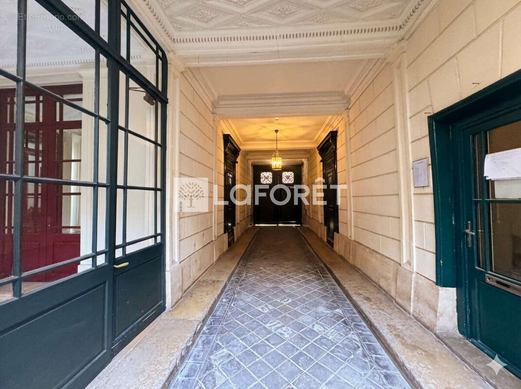 Appartement à PARIS-8E