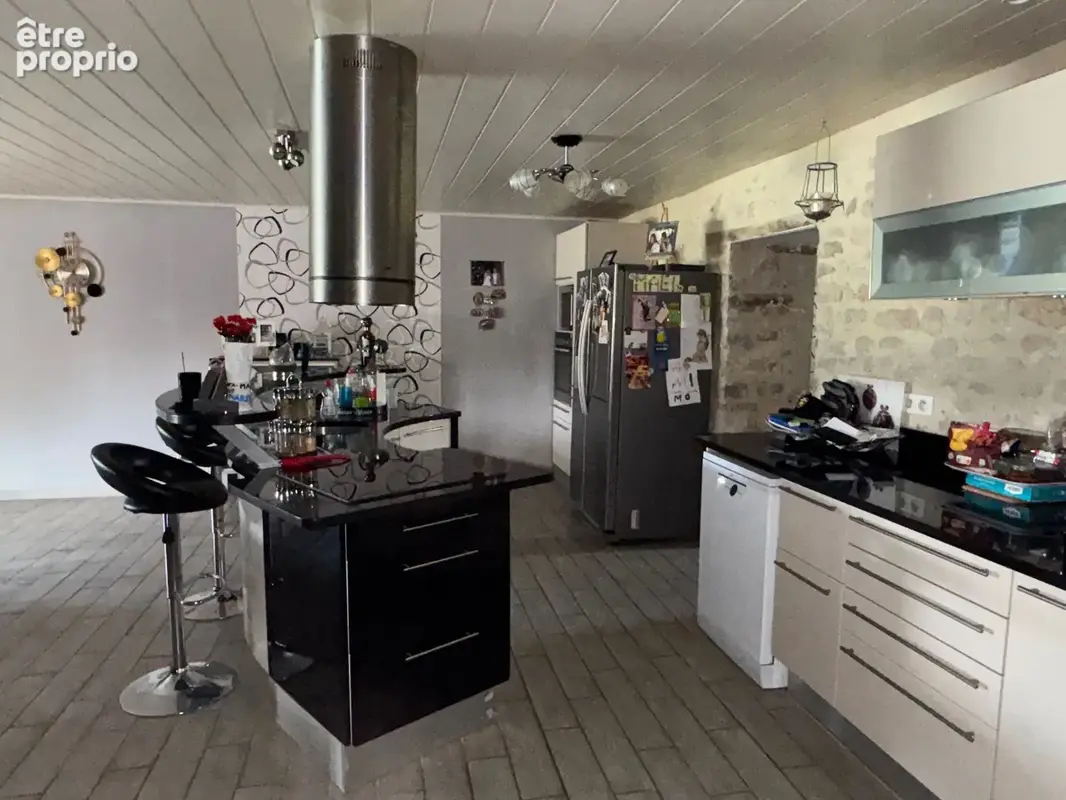 Maison 6 pièces 192 m² à vendre à Sainte-Hermine (85210) - photo 2
