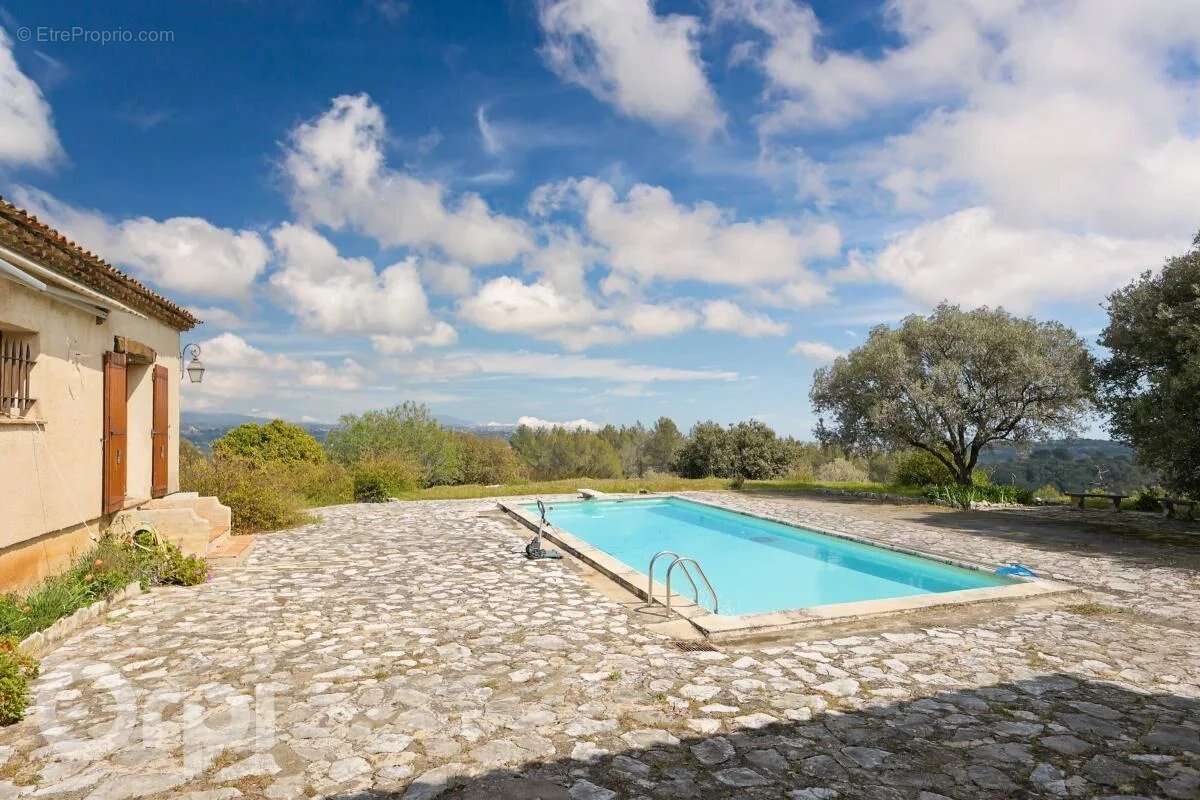 Maison à ROQUEFORT-LES-PINS