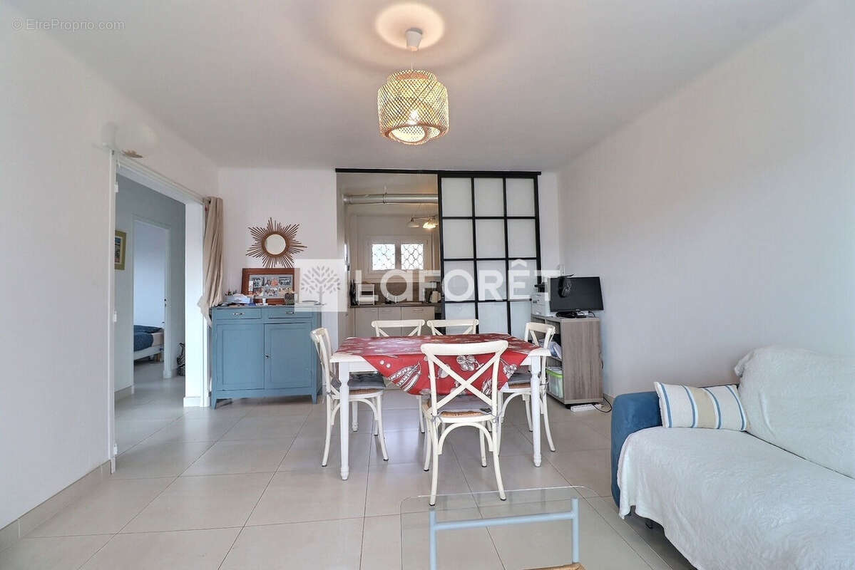 Appartement Saint Raphael 3 pièce(s) 63 m2 - photo 2