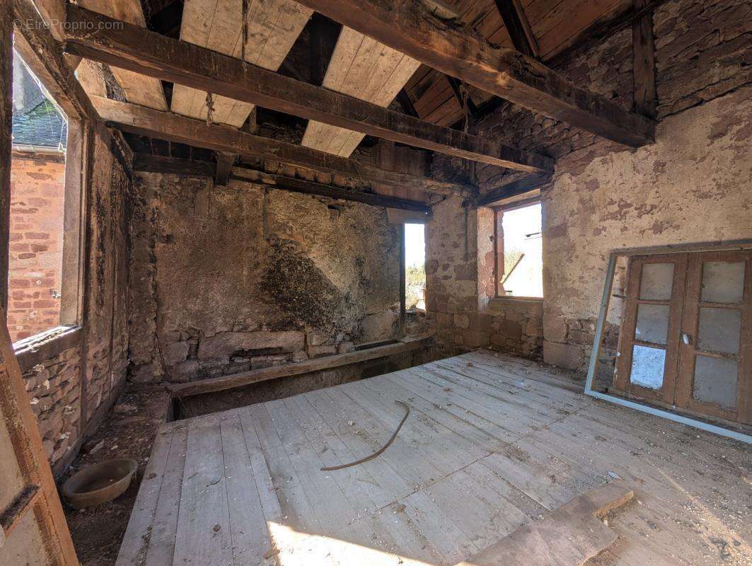 Maison à VILLECOMTAL