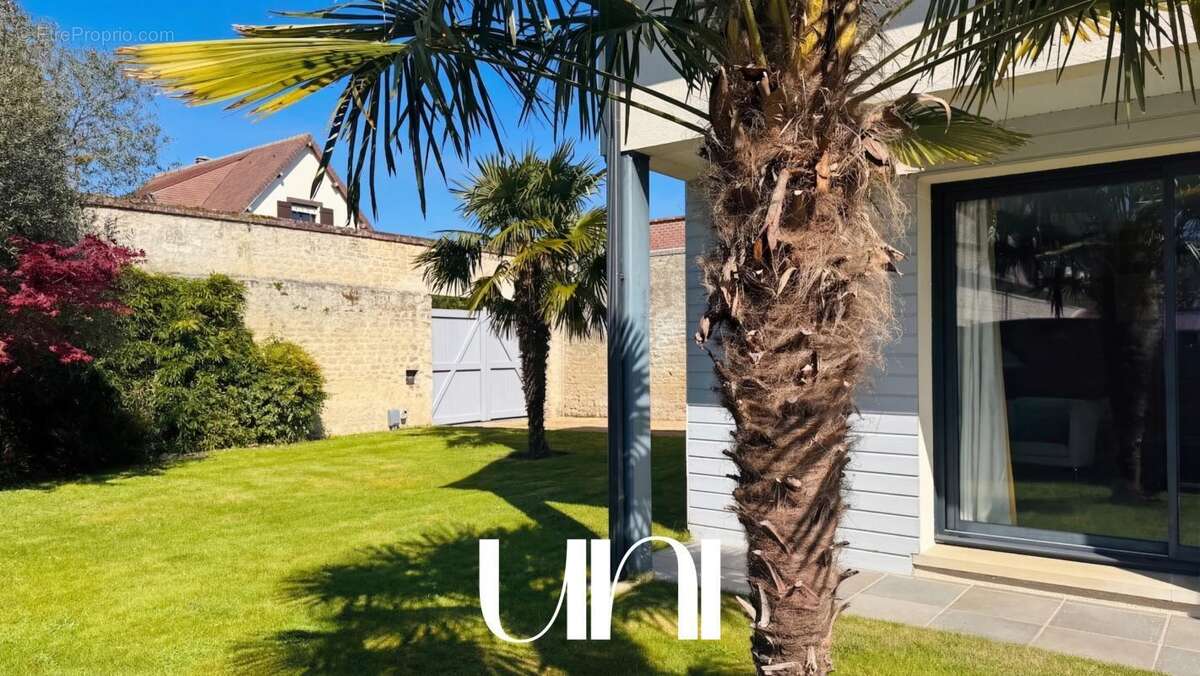 Maison à BRETTEVILLE-L'ORGUEILLEUSE