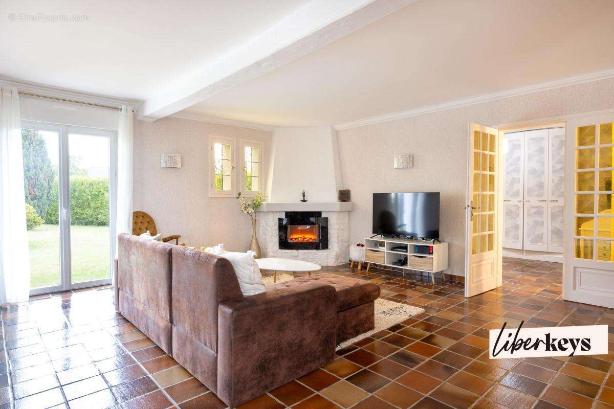 Maison de plain-pied 5 pièces – 140 m² – sous-sol complet – terrain 1 880 m² – Dainville - photo 3