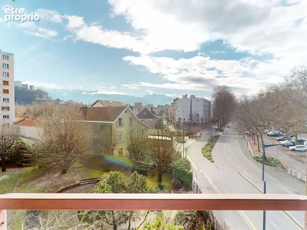 Appartement 4 pièces 80m2 avec terrasse au DERNIER ETAGE - Grenoble Gare / Europole - photo 5