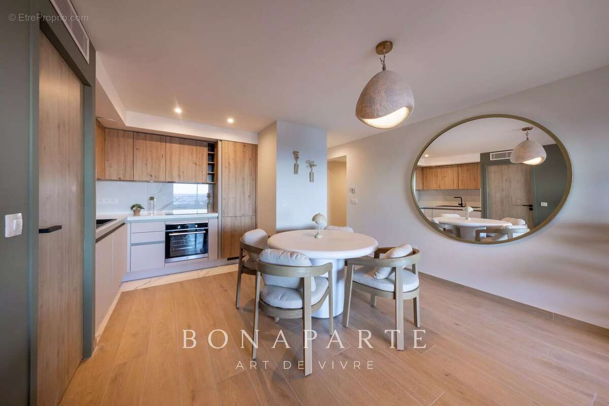 VUE MER PANORAMIQUE : Appartement T2 d’exception de 52 m² pieds dans l’eau - photo 4