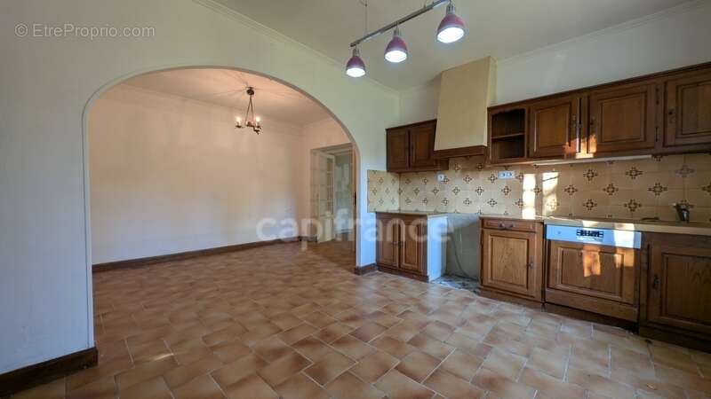 Maison à MONTMERREI