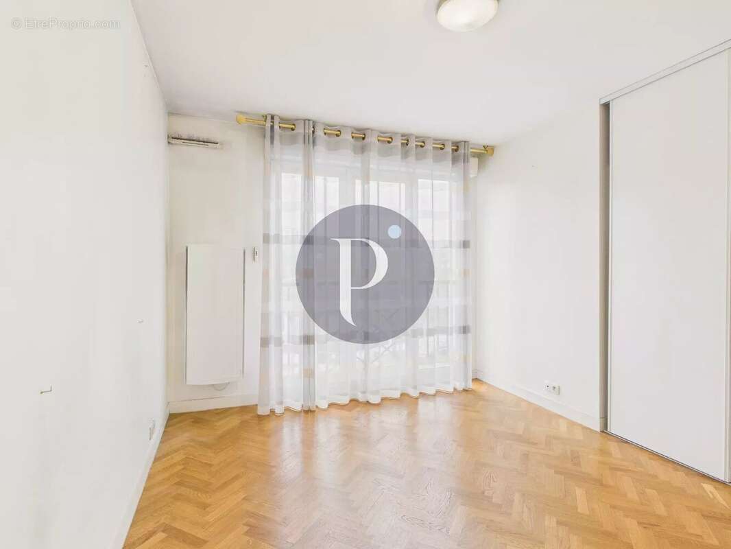 Appartement à LE PLESSIS-ROBINSON