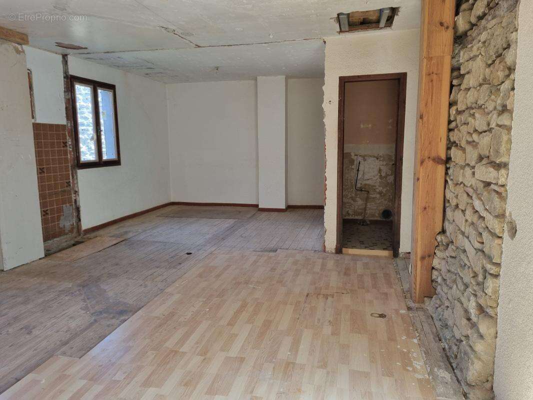 Maison à LA DIGNE-D'AMONT