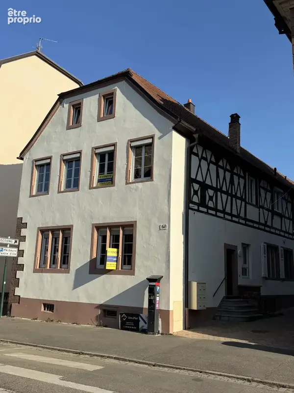 HAGUENAU CENTRE-VILLE – Local / bureau de caractère de 107m² au rez-de-chaussée dans un immeuble du XVIIᵉ siècle - photo 9