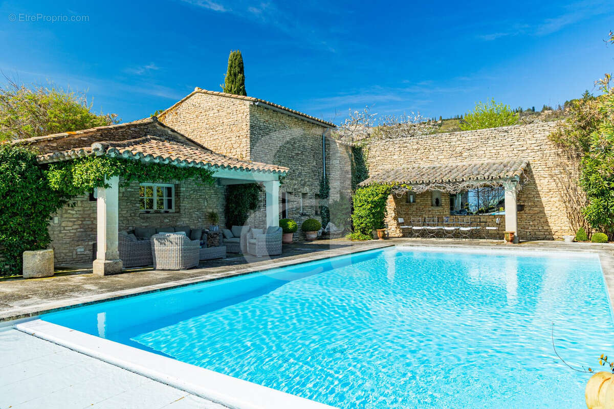 Maison à GORDES