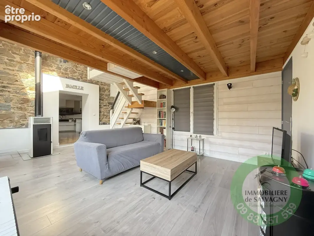 A vendre maison duplex de 2 logements avec piscine et terrasses à Légny - photo 6