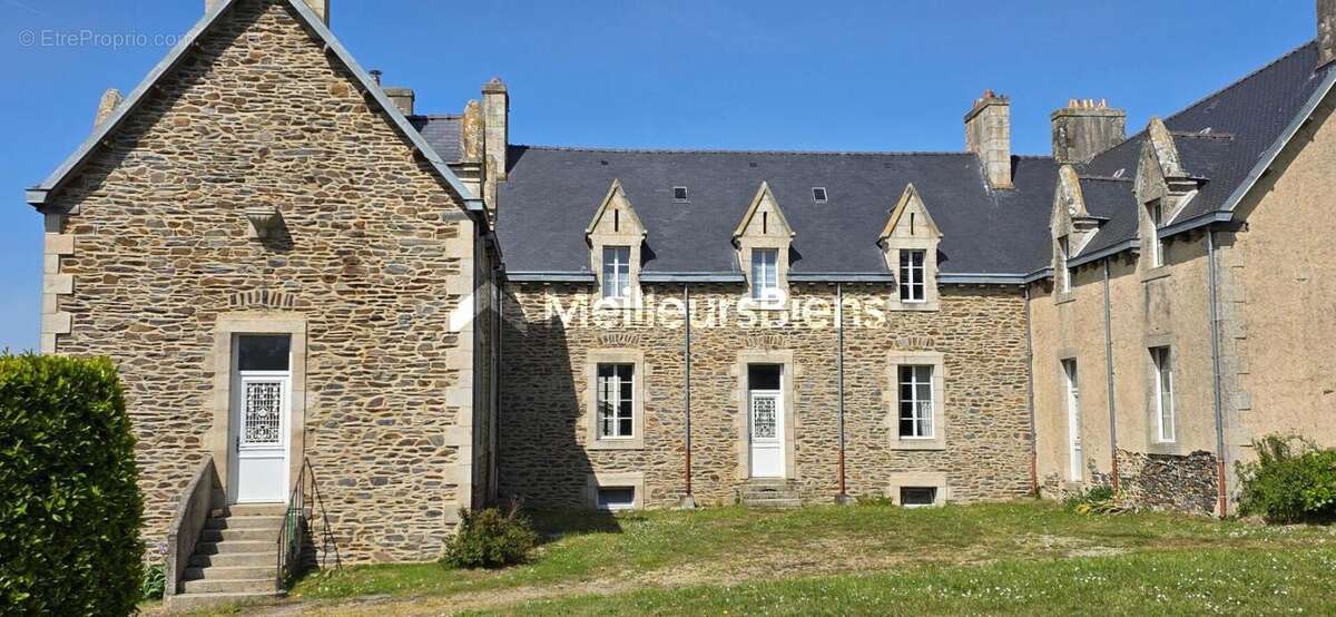 Maison à PLESTIN-LES-GREVES
