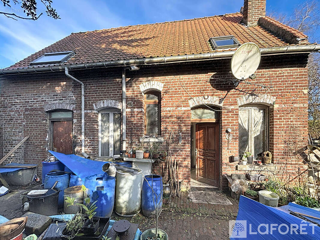 Maison à LA CHAPELLE-D'ARMENTIERES