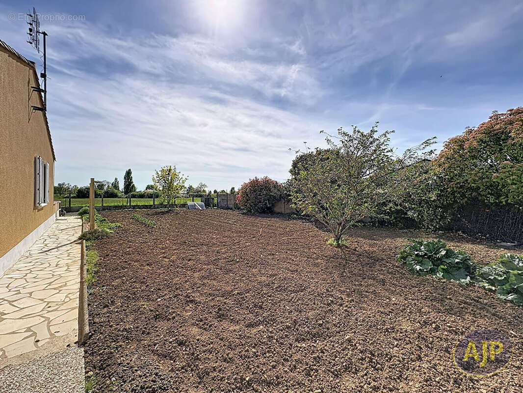 Maison à SAINT-DENIS-DU-PAYRE