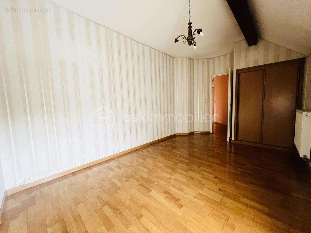 Maison familiale 113 m² – La Chapelle-Saint-Mesmin – DPE D - photo 8