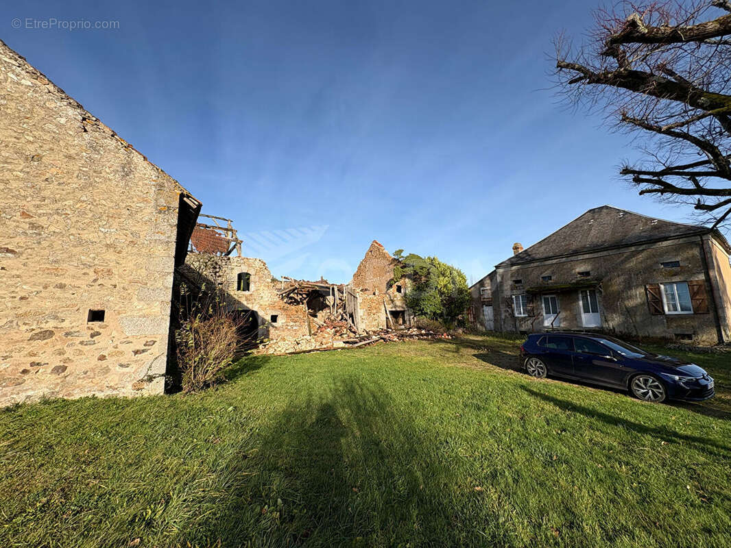Maison à CHASTELLUX-SUR-CURE
