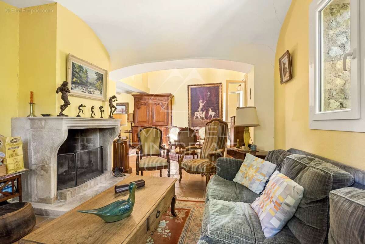 Maison à AURIBEAU-SUR-SIAGNE