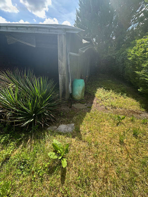 À vendre à la Sauvetat-sur-Lède garage dans le village avec petit terrain - photo 6