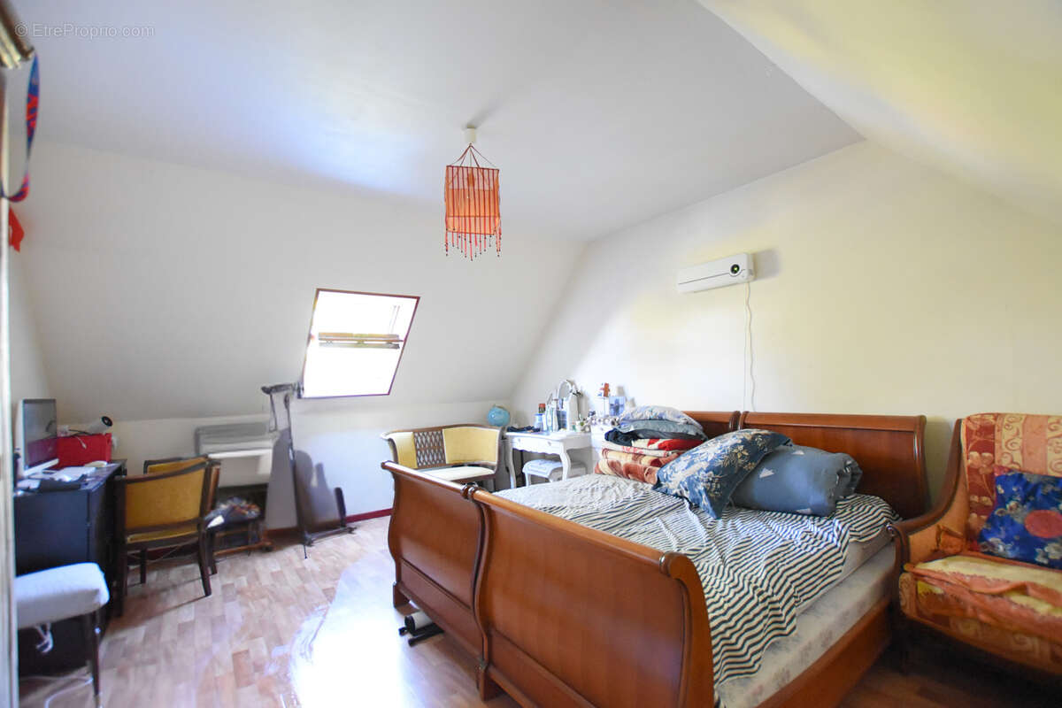 Maison à LES ESSARTS-LE-ROI