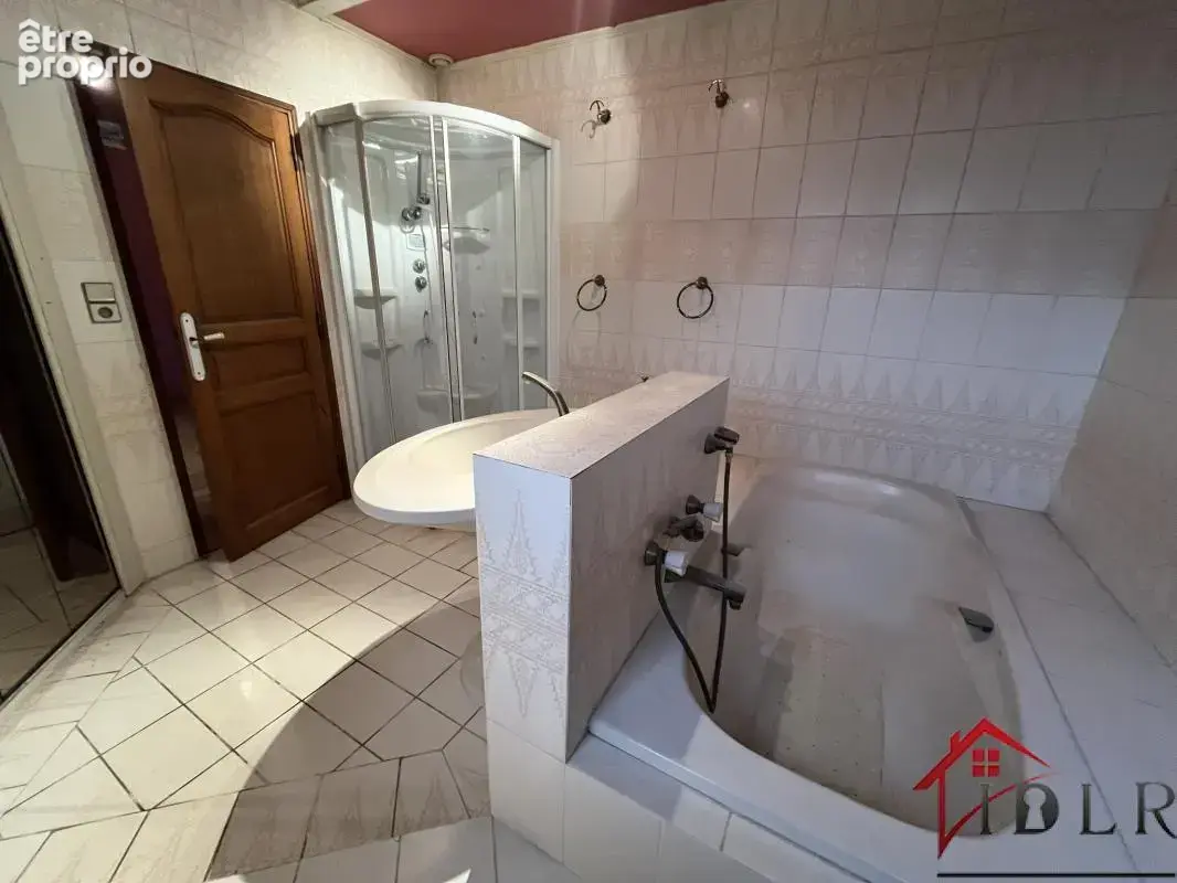 maison d'habitation de type f7 de 230 m2 habitables sur un t - photo 5
