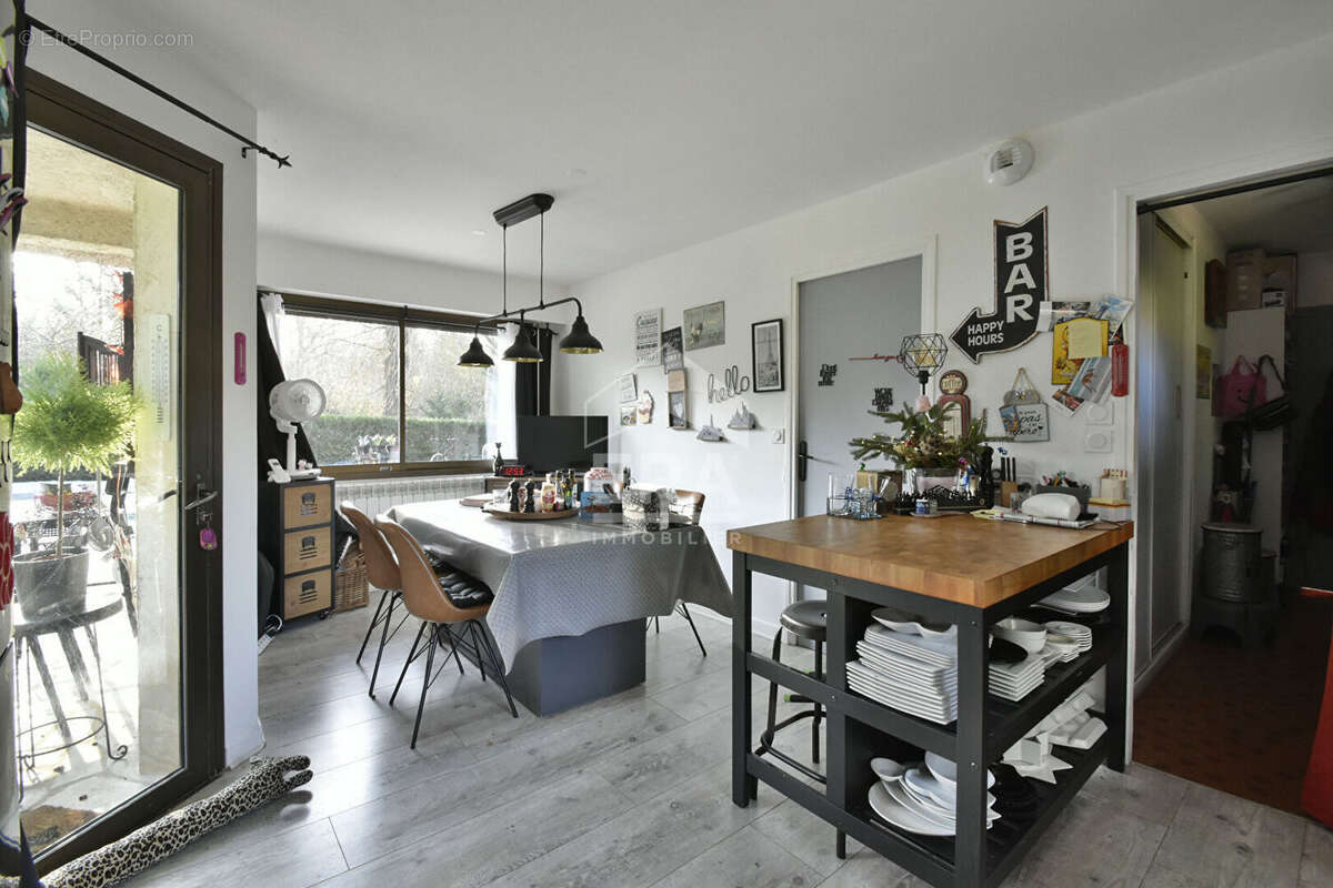 Maison à SAINT-REMY-L'HONORE