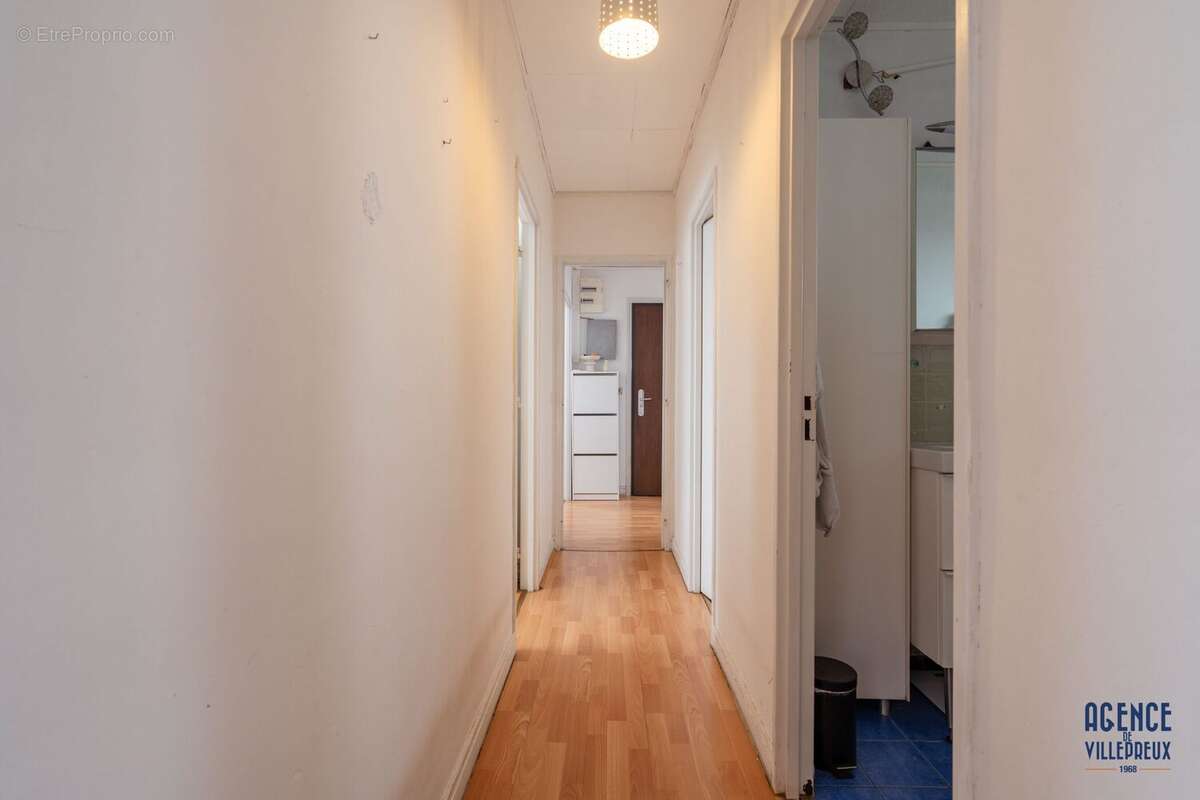 Appartement à LES CLAYES-SOUS-BOIS