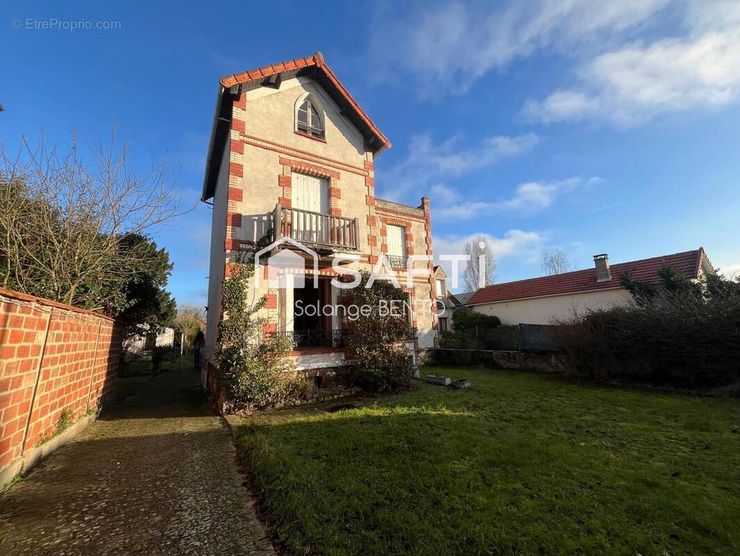 Photo 1 - Maison à LE MESNIL-LE-ROI