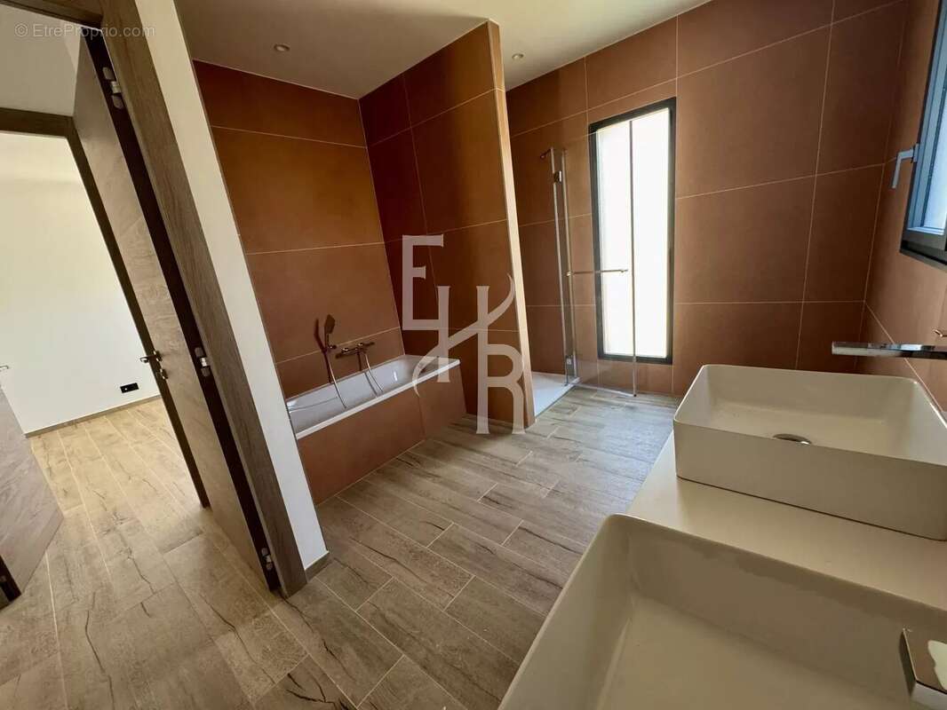 Maison à MOUGINS