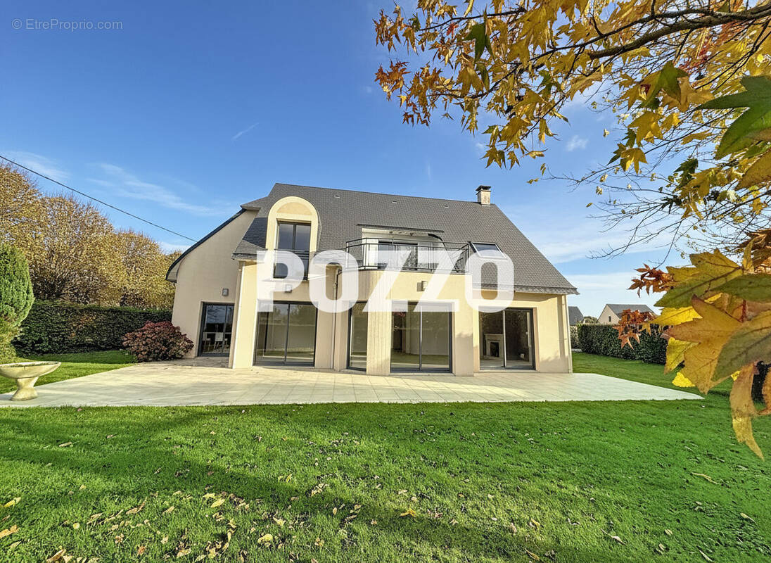 Maison à JULLOUVILLE