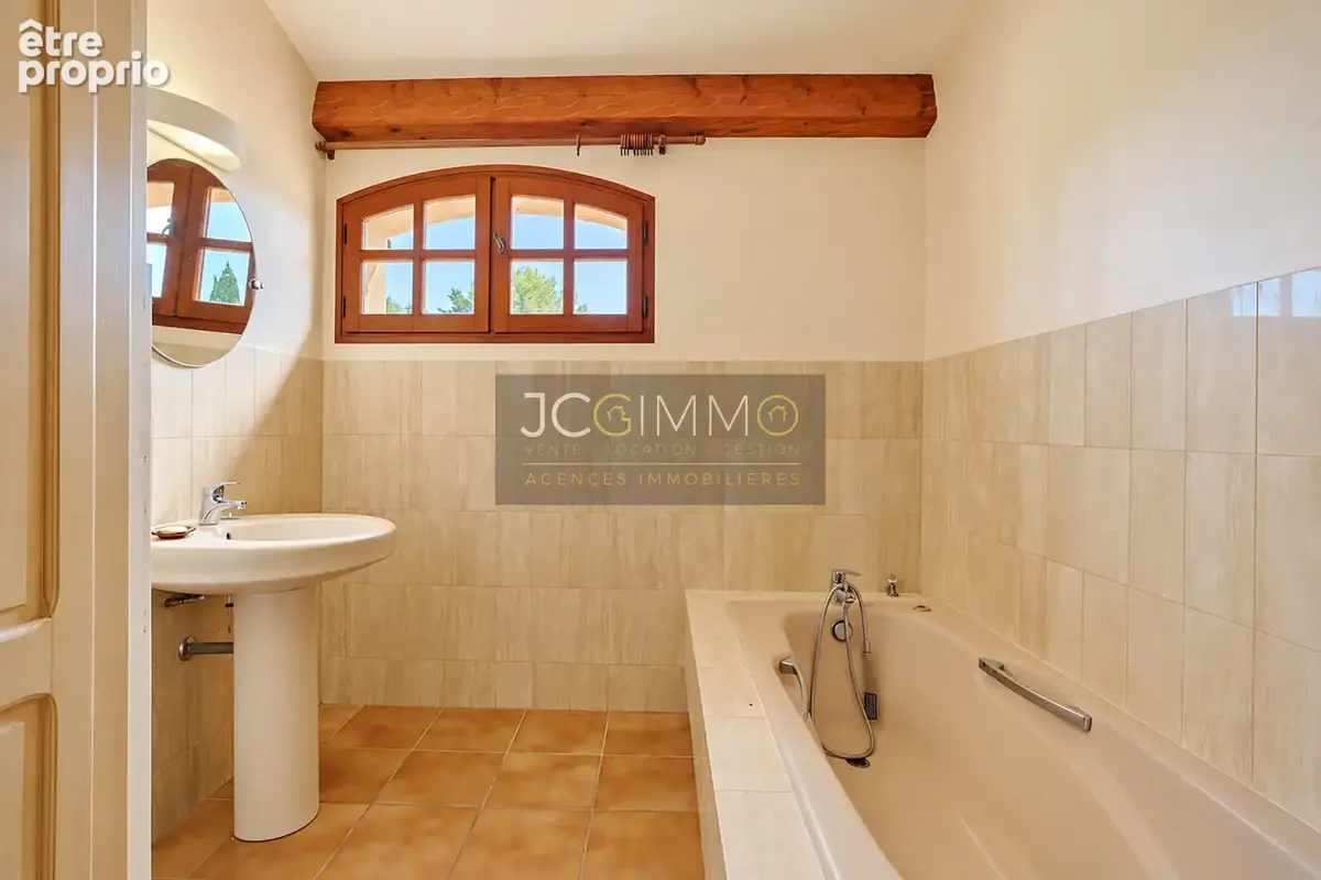 Villa T5 de 210m2 sur un terrain de 813m2 avec T2 indépendant - photo 19