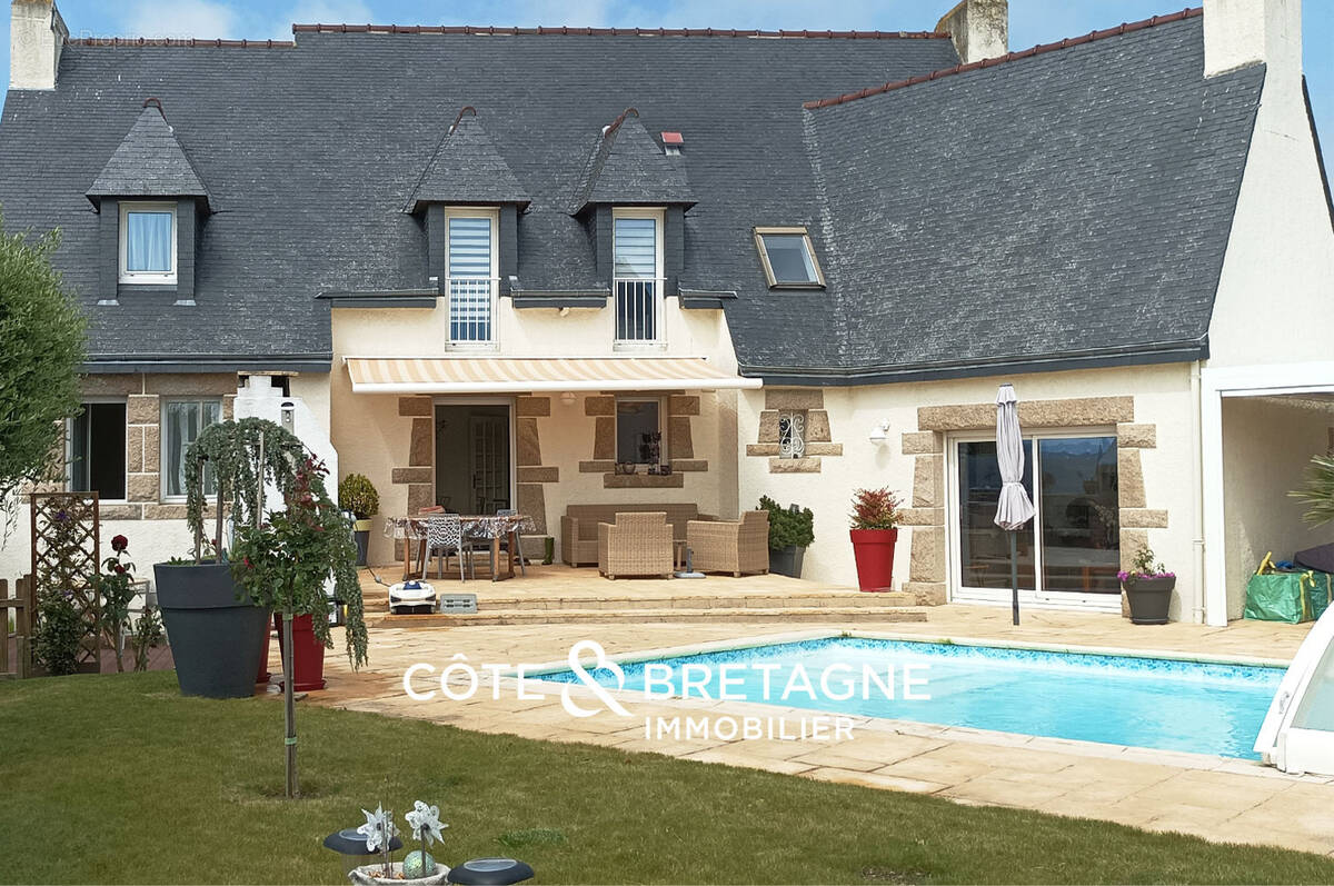 Maison à YFFINIAC