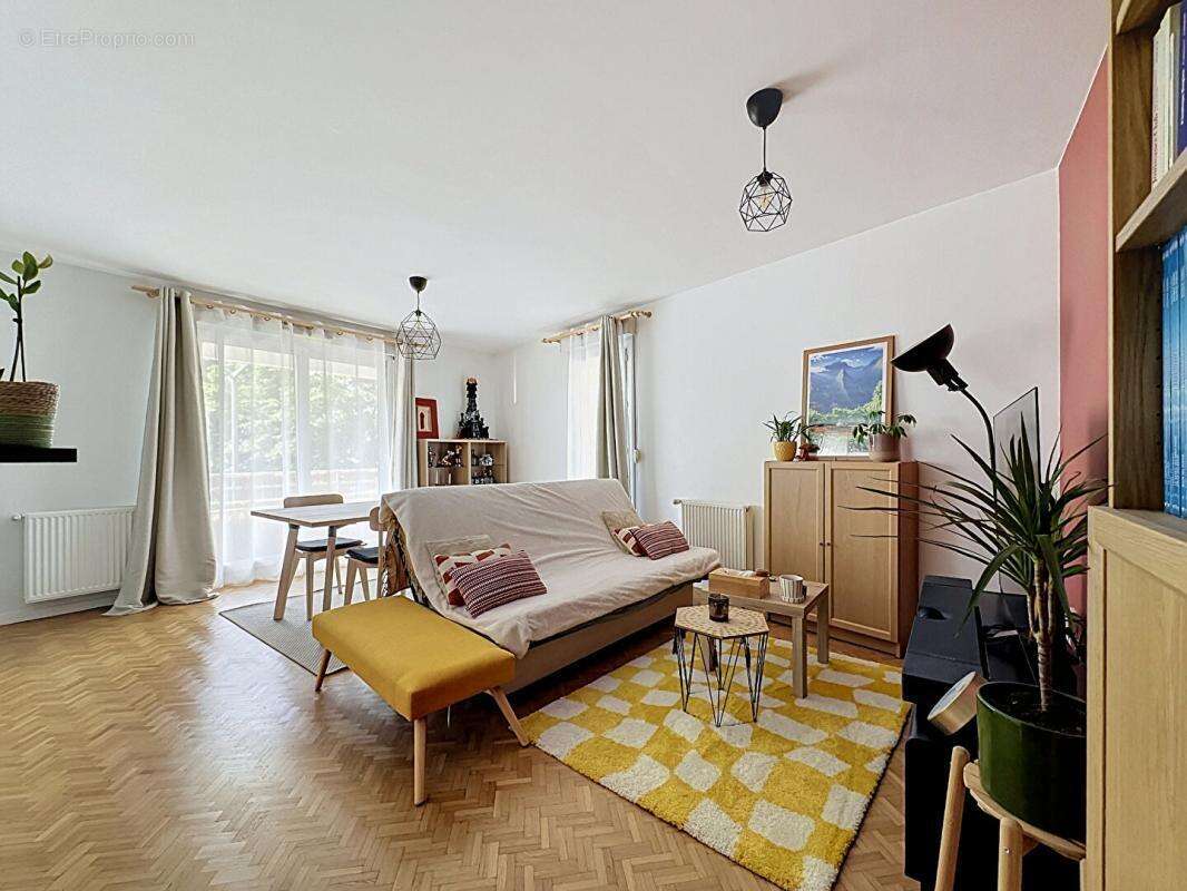 Appartement à FONTAINES-SUR-SAONE