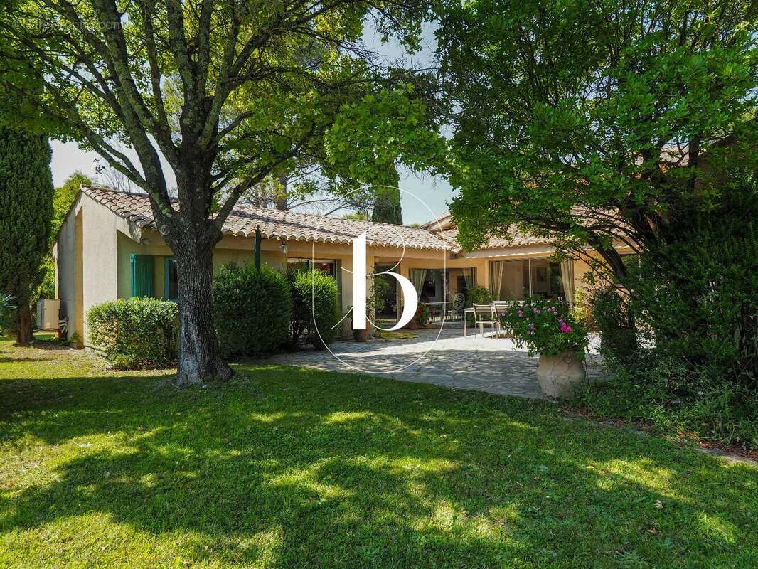 Maison 180 m² à Uzes  - photo 5