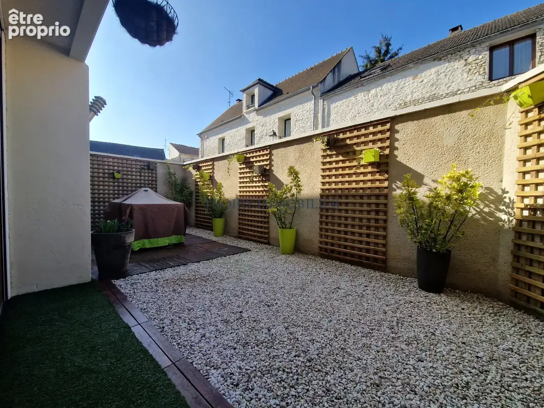 Maison ancienne rénovée sur 135 m2 de terrain. - photo 14