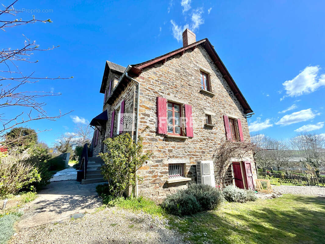 Maison à SAUVETERRE-DE-ROUERGUE