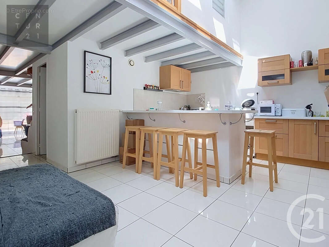 Appartement 149 m² à Saint-Andre-Les-Vergers  - photo 3