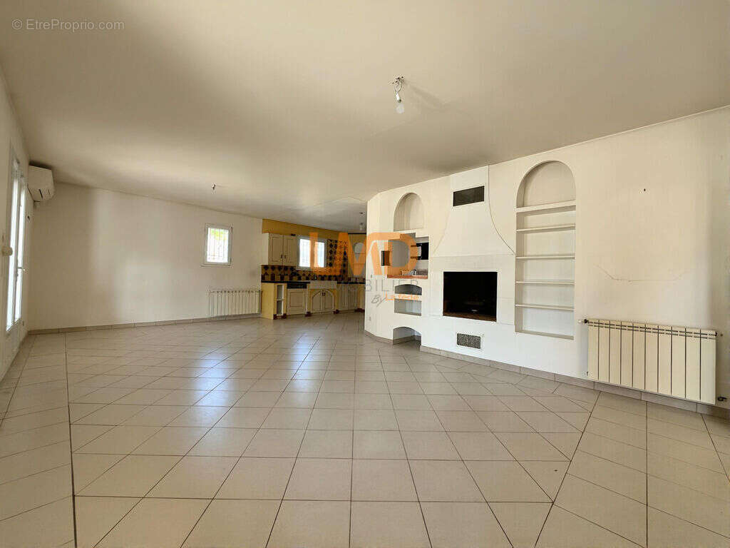 Maison à FIGANIERES