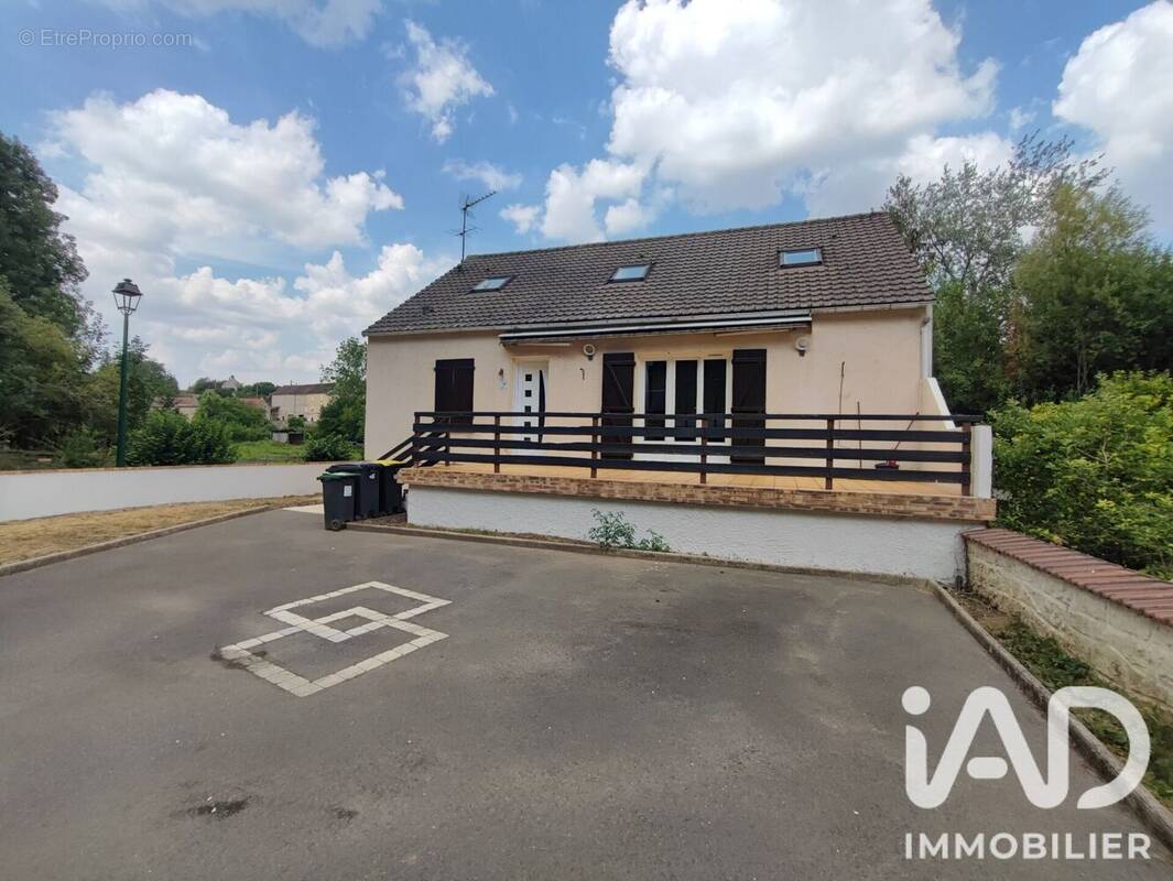 Photo 1 - Maison à CHARS