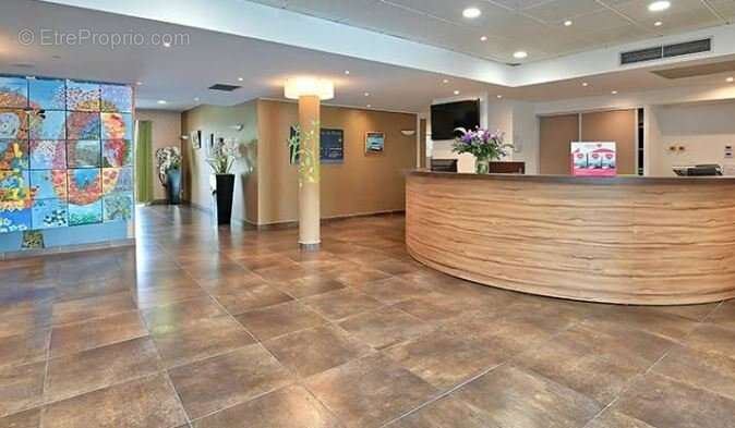 Appartement à LE REVEST-LES-EAUX