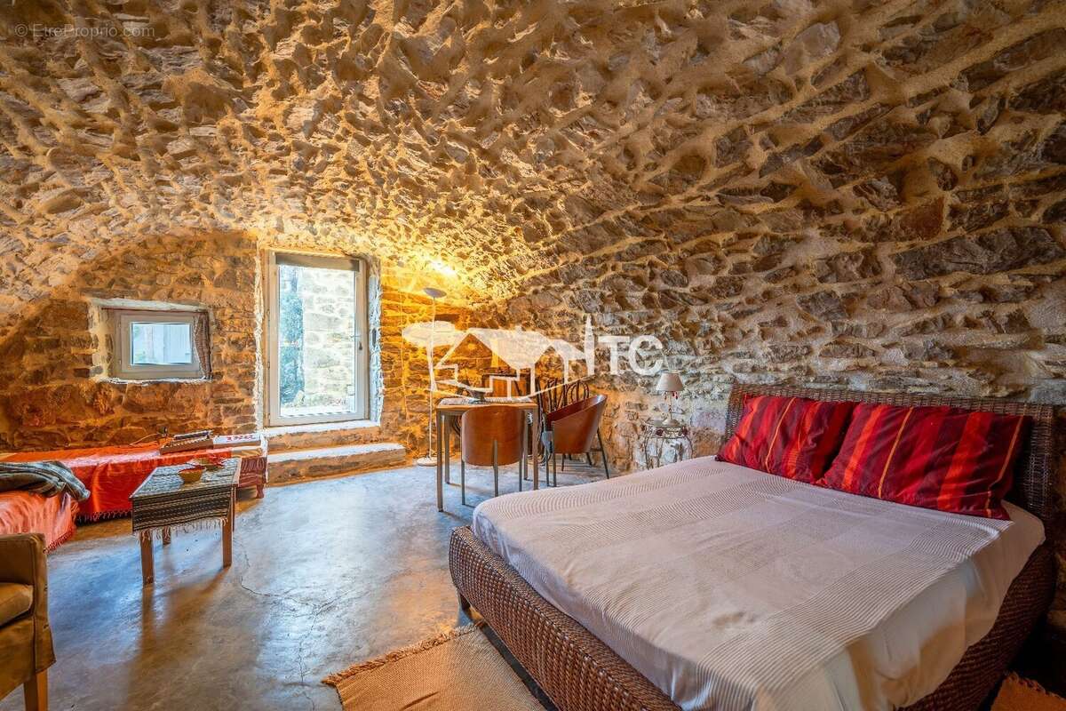 Maison à SAINT-PAUL-LE-JEUNE