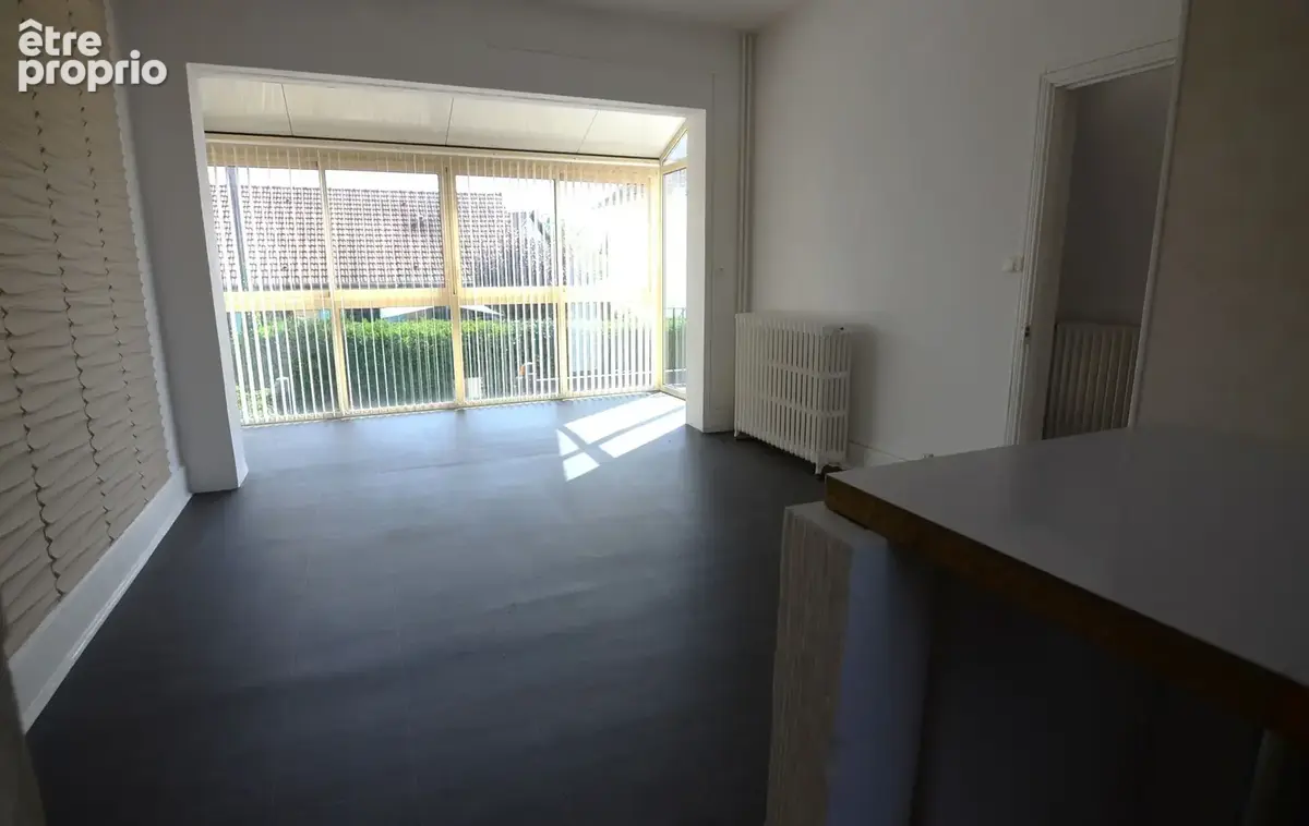 Maison de ville de caractère et terrain privatif de 586m2 - photo 7