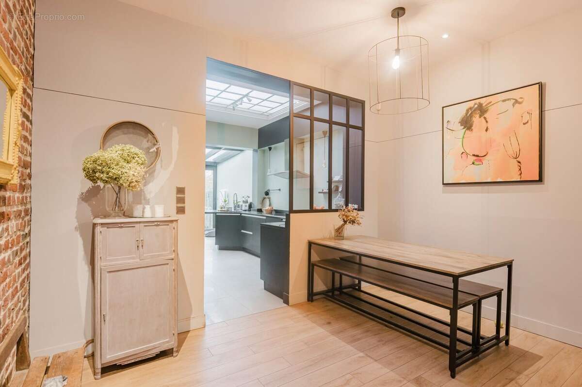 Salle à manger - Maison à VILLENEUVE-D'ASCQ