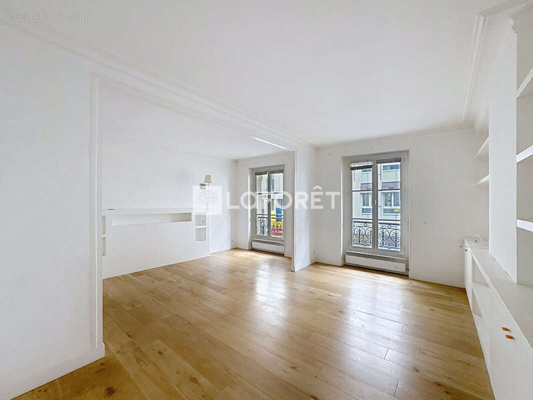 Appartement à PARIS-16E