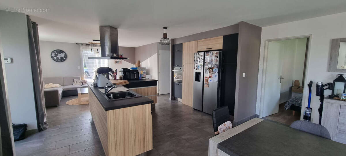 Maison à VARENNE-SAINT-GERMAIN