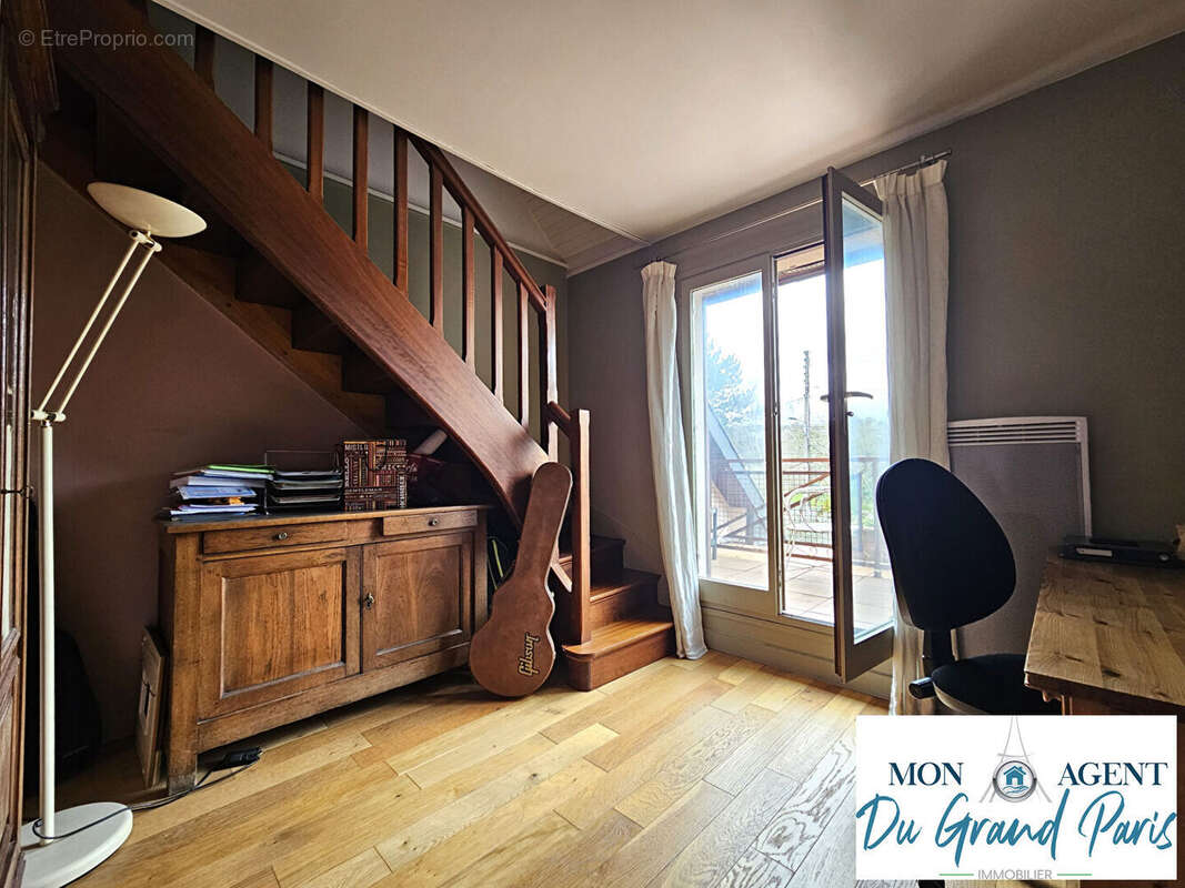 Maison à VERRIERES-LE-BUISSON