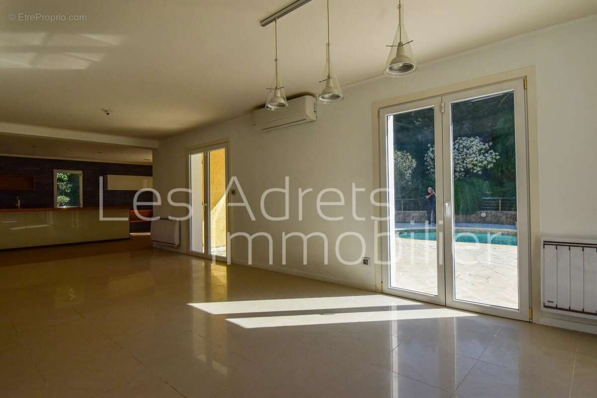 Maison à LES ADRETS-DE-L'ESTEREL