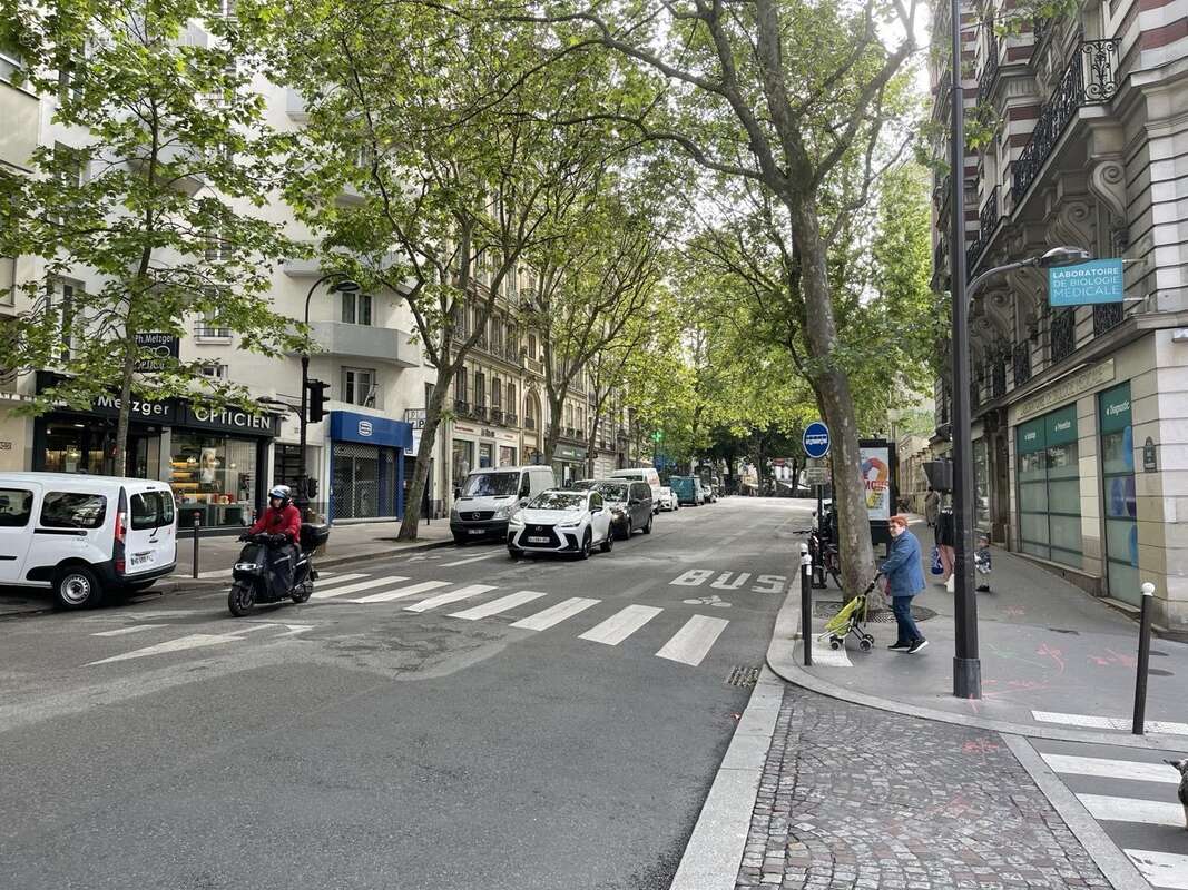 Autre à PARIS-20E