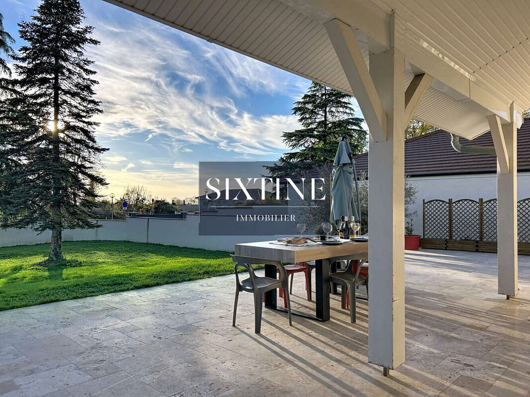 Maison à SAINT-VULBAS