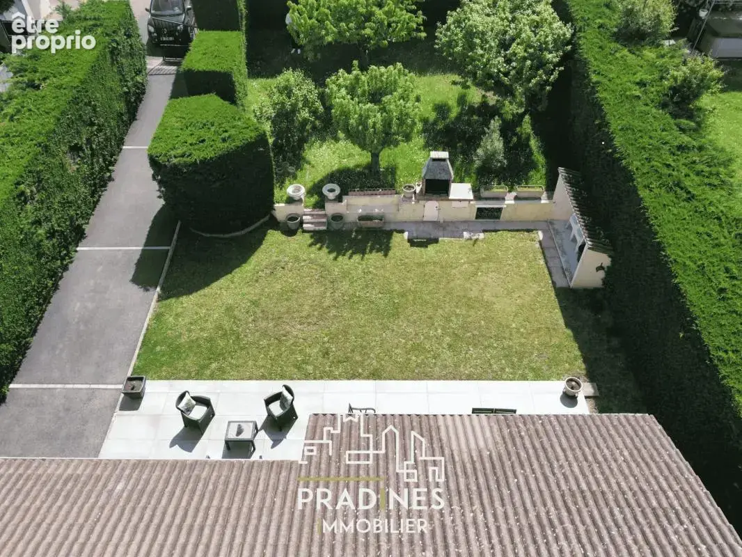 Maison de plain pied avec grand jardin - plateau de Montrond - photo 2